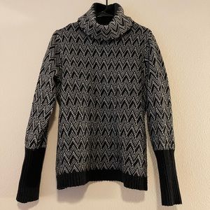 Ellen Tracy Black & White Chevron Turtleneck Sweater